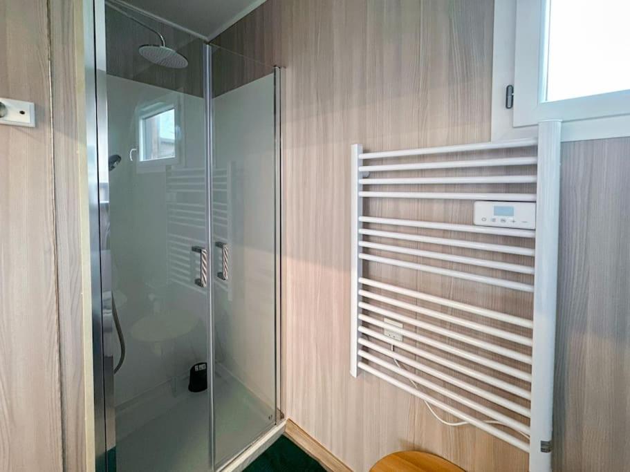 Tiny House Pour 4 A Disneyland Paris Coutevroult Exterior foto